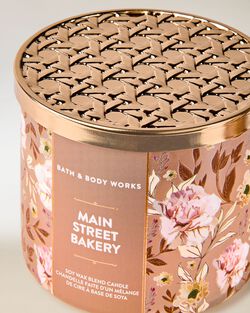 Mainstreet Bakery 3-Wick Candle image number null