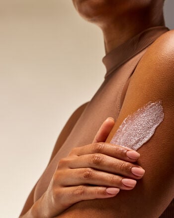 Touch of Gold Exfoliating Glow Body Scrub Exfoliating Glow Body Scrub