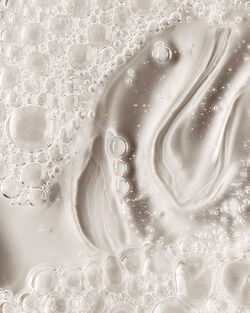 Almond Croissant Body Wash image number null