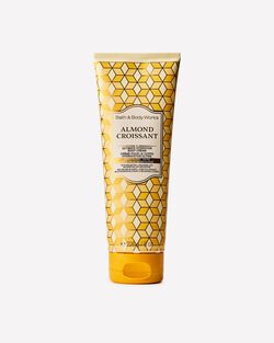 Almond Croissant Ultimate Hydration Body Cream image number null