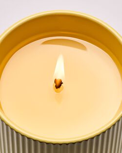 Cozy Amber & Vanilla Single Wick Candle image number null
